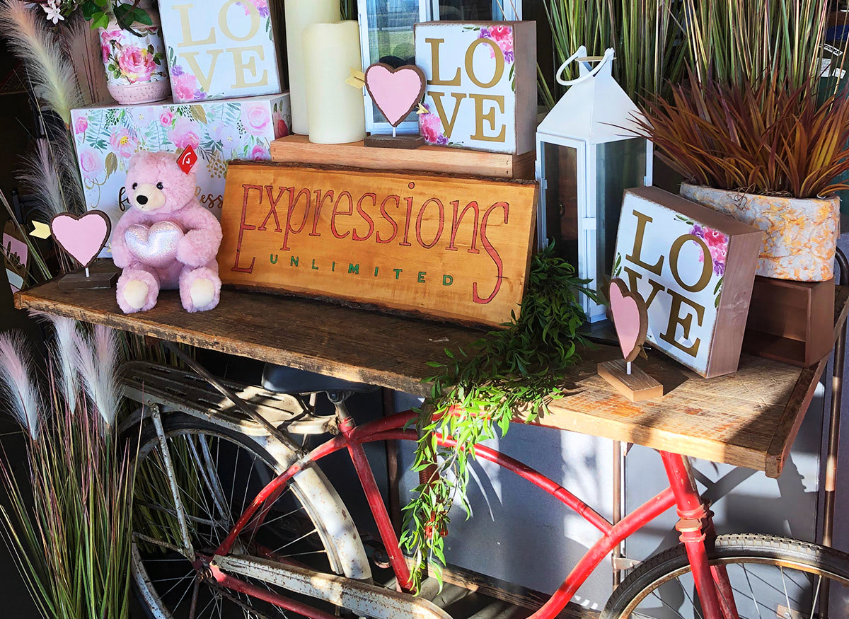 In addition to flowers and plants, Beneva offers a range of gifts and decorations
